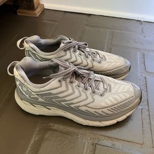 Hoka Clifton size 7